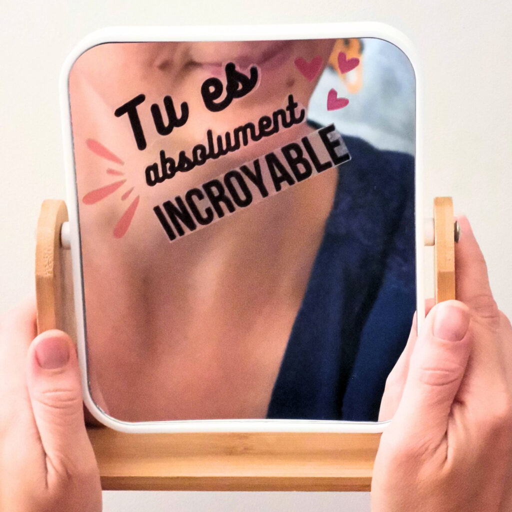 tuto diy décoration miroir stickers vinyle citation sans cricut